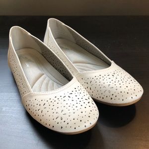White Baby Doll Flat Shoes 7.5 WW - New W/O Tags